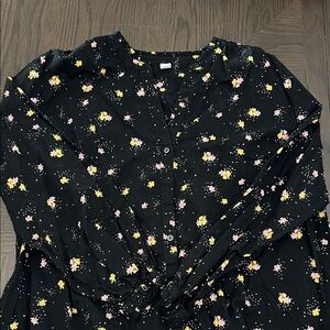 Old Navy button up Black Floral Top